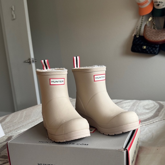 Hunter Women's Cream Winter Boots - Picture 4 of 10